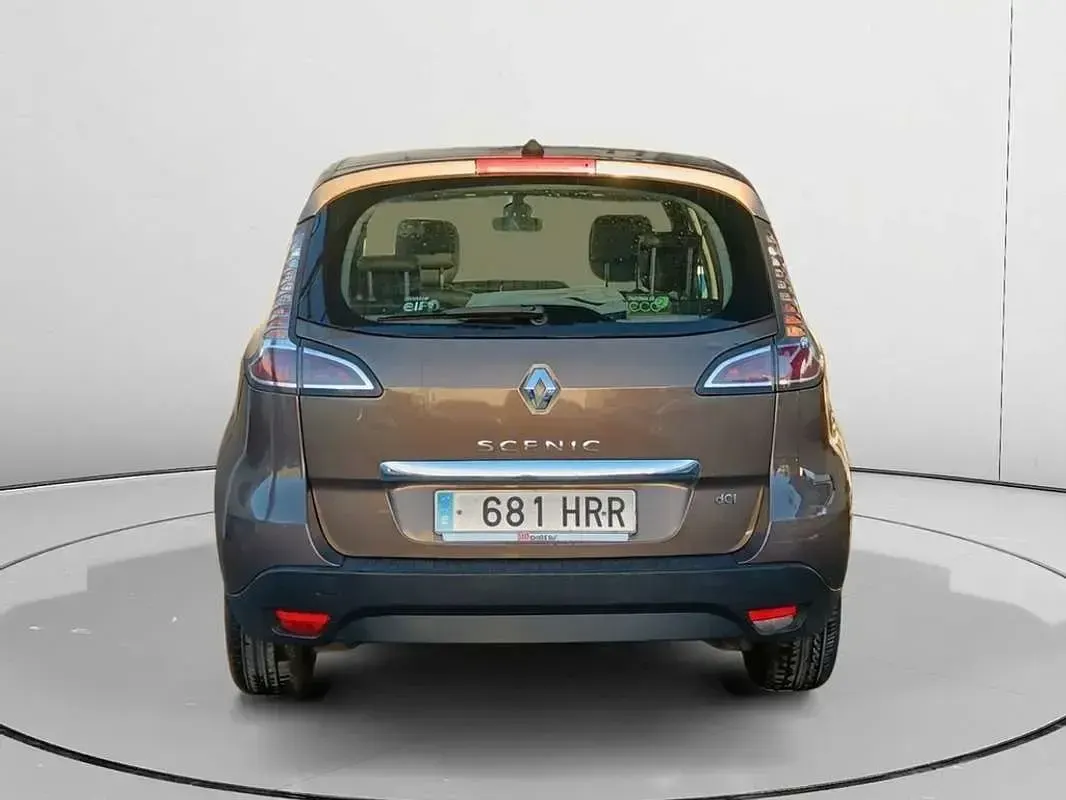 Usado Renault Scénic III Dynamique 110 CV (80 kW) 2013 Gris Monovolumen