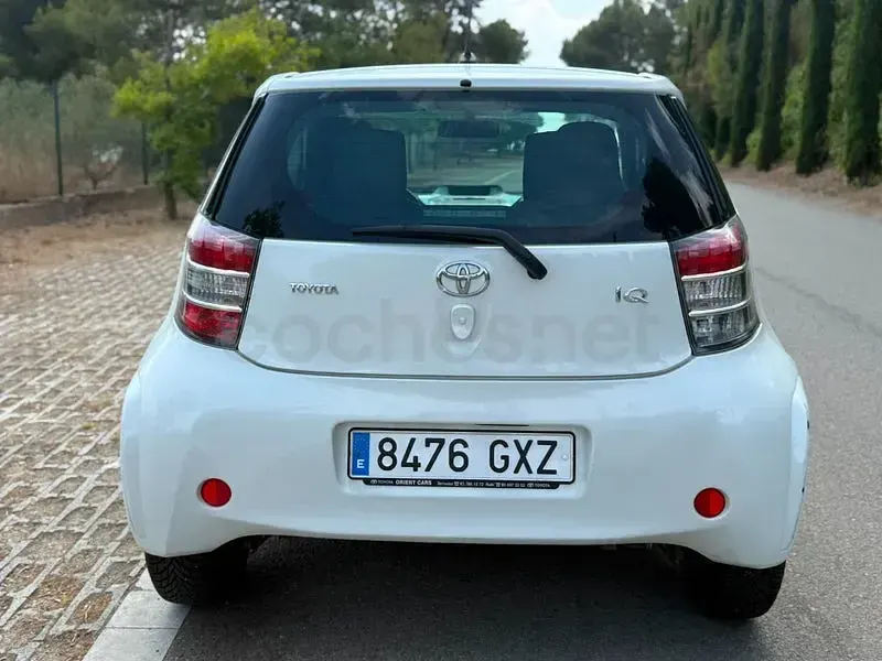 Usado Toyota iQ 68 CV (50 kW) 2010 Blanco Utilitario