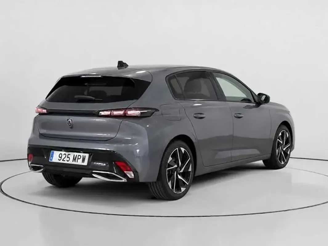 Usado Peugeot 308 Allure 131 CV (96 kW) 2024 Gris Utilitario