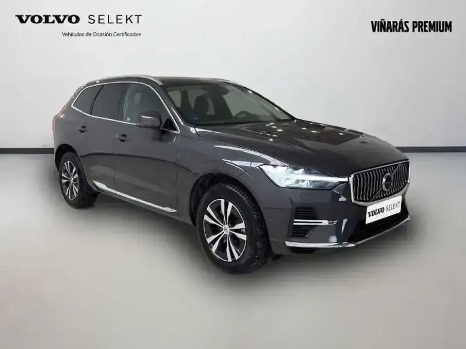 Usado Volvo XC60 Core 350 CV (257 kW) 2025 Gris SUV