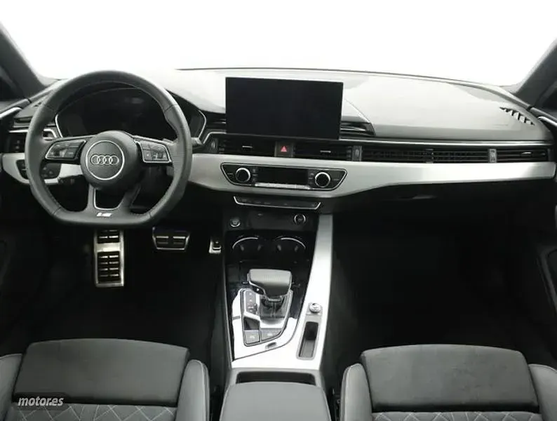Usado Audi A4 Black Edition 163 CV (119 kW) 2024 Gris Berlina
