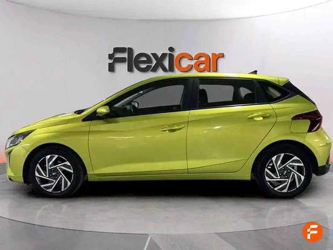 Usado Hyundai i20 101 CV (74 kW) 2024 Verde Utilitario