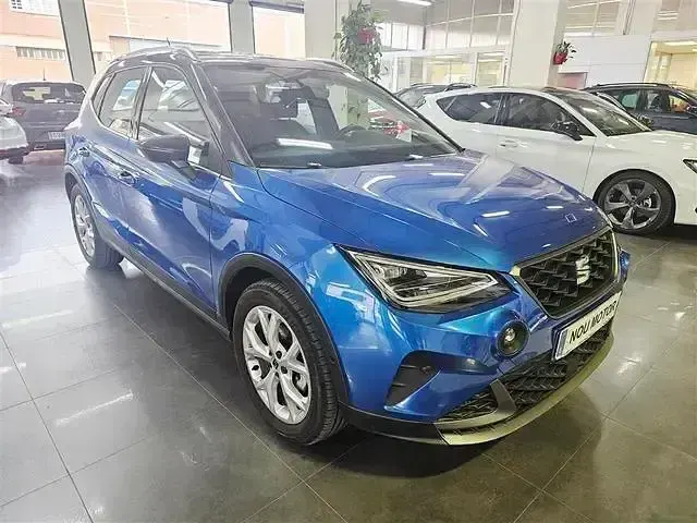 Usado Seat Arona FR 115 CV (84 kW) 2024 Azul SUV