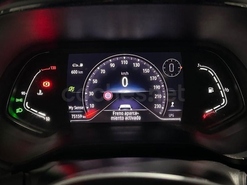 Usado Renault Clio V Techno 100 CV (73 kW) 2023 Gris / plata Berlina