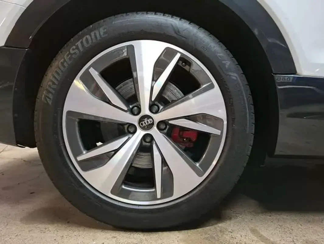 Usado Audi e-tron Sport 250 kW (340 CV) 2024 Blanco SUV