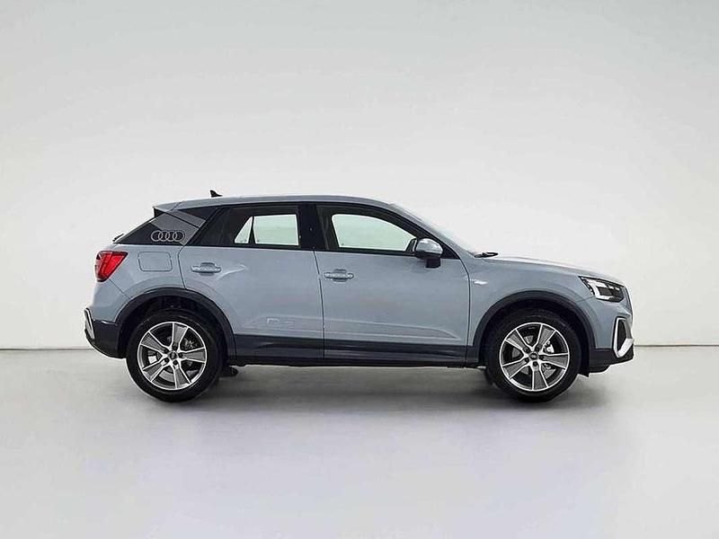 Usado Audi Q2 Black Edition 150 CV (110 kW) 2025 Gris SUV