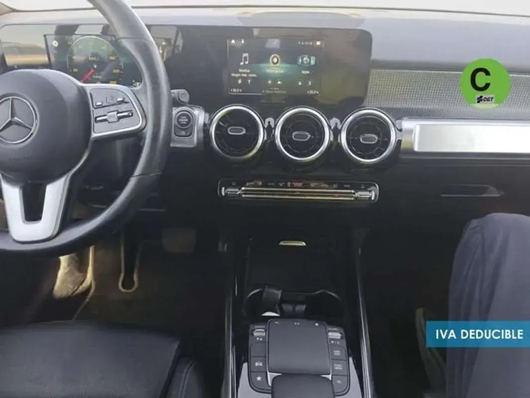 Käytetty Mercedes GLB200 150 HP (110 kW) 2021 Valkoinen Katumaasturi