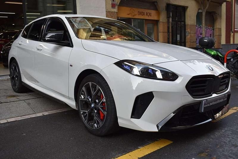 Usado BMW M135 M Sport 300 CV (220 kW) 2025 Blanco Utilitario