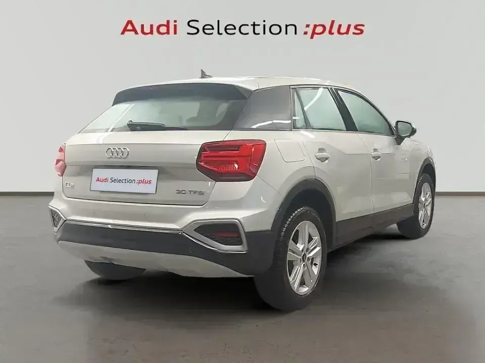 Usado Audi Q2 Advanced Plus 116 CV (85 kW) 2025 Gris SUV