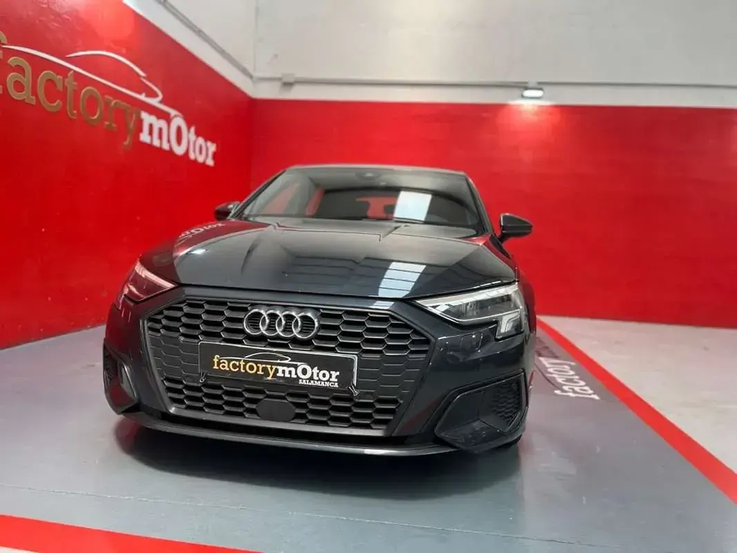 Usado Audi A3 Sportback 116 CV (85 kW) 2022 Gris Utilitario