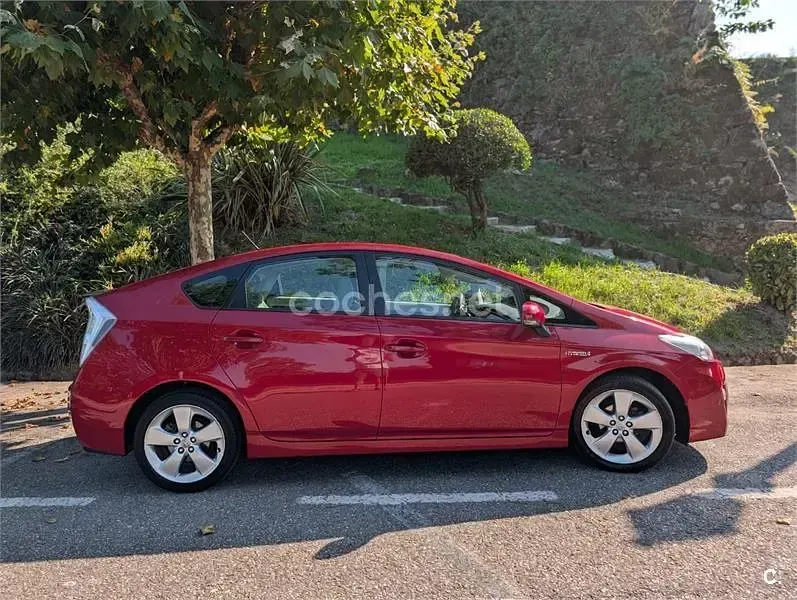 Usado Toyota Prius Advance 136 CV (100 kW) 2010 Granate Utilitario