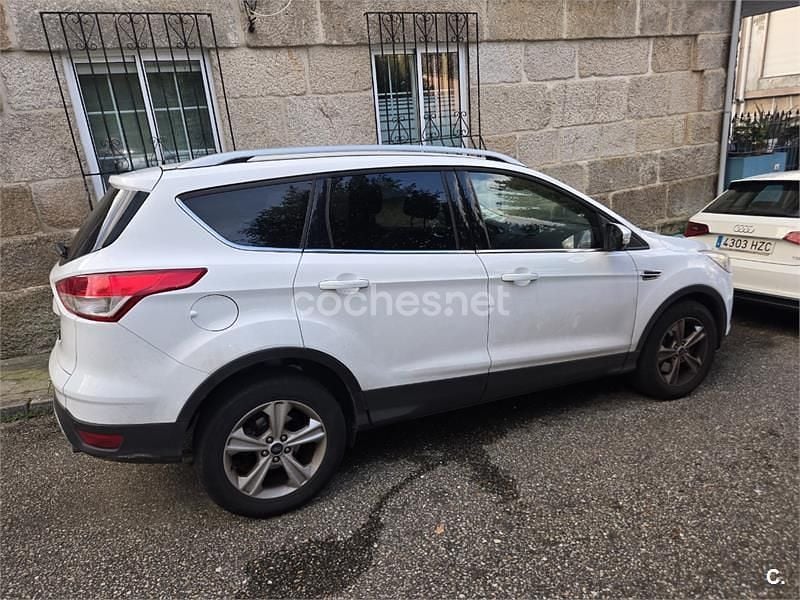 Usado Ford Kuga Titanium 140 CV (102 kW) 2013 Blanco SUV