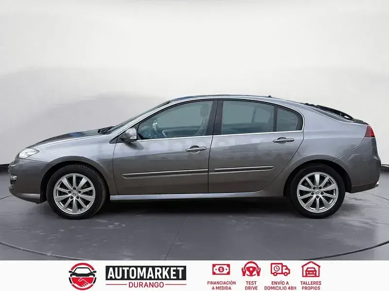 Usado Renault Laguna III Dynamique 130 CV (95 kW) 2011 Gris / plata Berlina