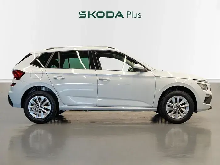 Usado Skoda Kamiq Selection 115 CV (84 kW) 2025 Blanco SUV