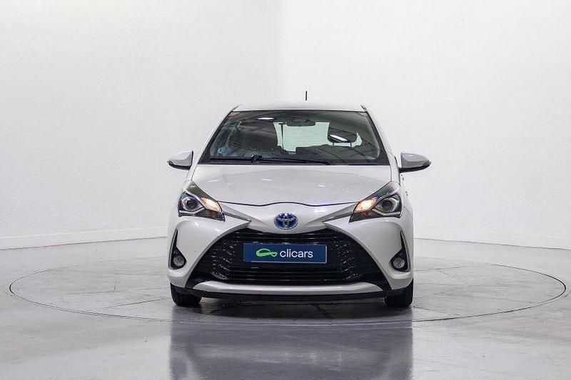 Usado Toyota Yaris Hybrid Active 100 CV (73 kW) 2018 Blanco Berlina