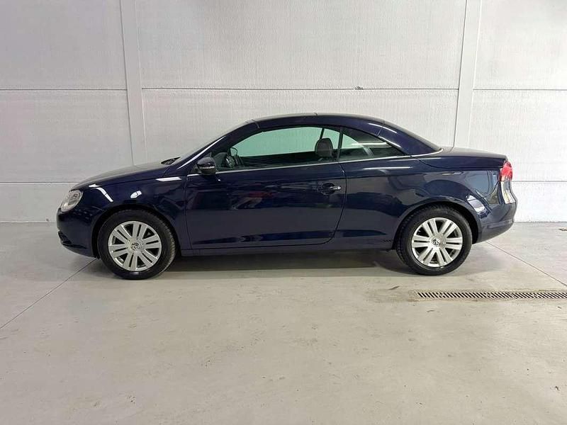 Usado VW Eos 122 CV (89 kW) 2008 Azul Descapotable