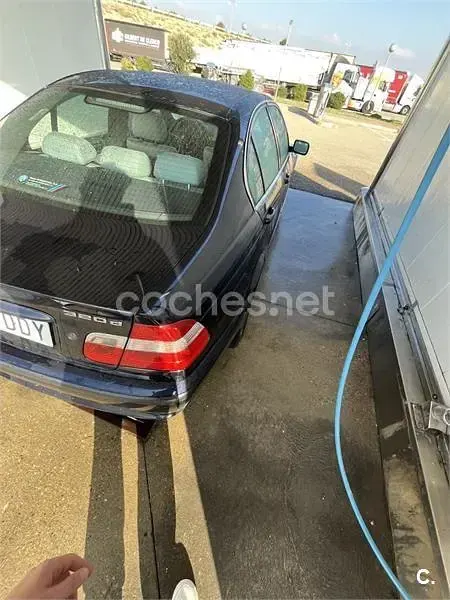 Usado BMW 320 150 CV (110 kW) 2004 Azul Berlina