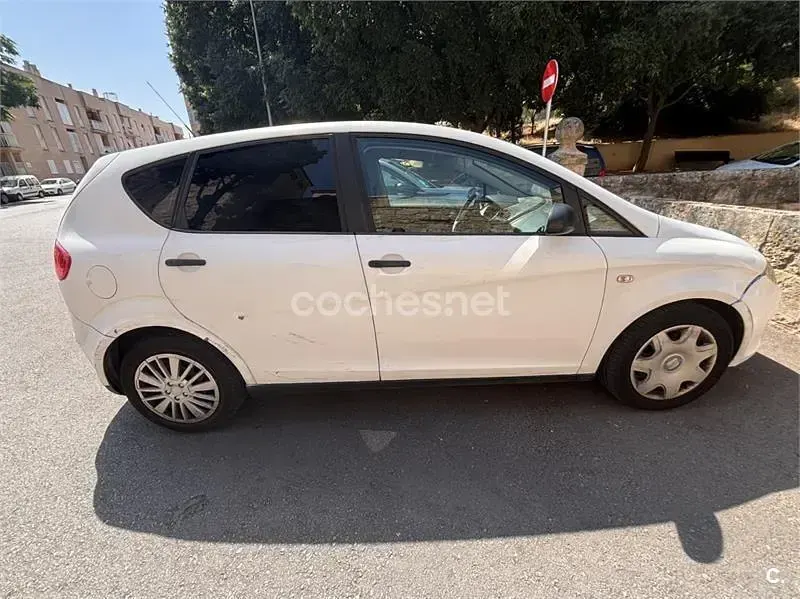Usado Seat Altea Reference 105 CV (77 kW) 2007 Blanco Monovolumen