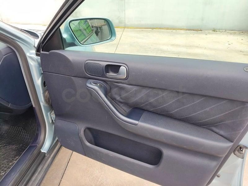 Usado Audi A3 Ambiente 125 CV (91 kW) 2002 Gris / plata Utilitario