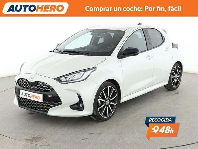 Usado Toyota Yaris Hybrid Sport 131 CV (96 kW) 2025 Blanco Berlina