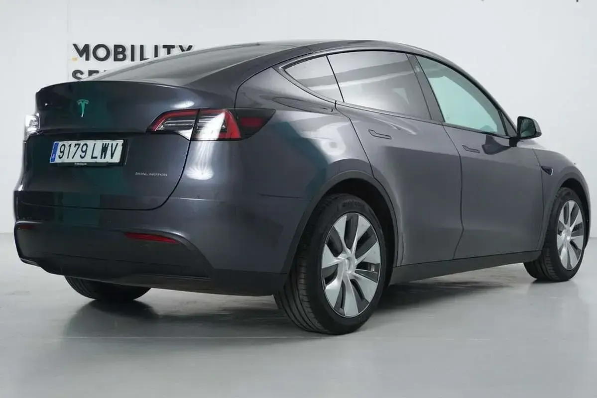 Usado Tesla Model Y 378 kW (514 CV) 2022 Gris SUV