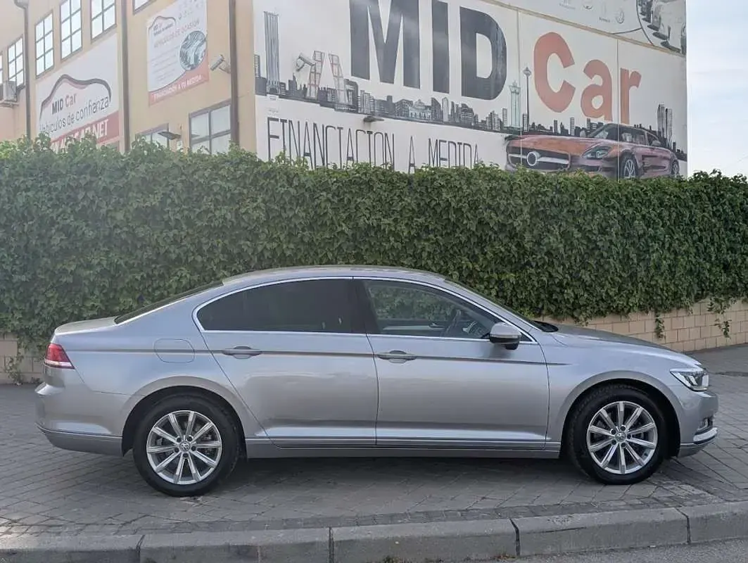 Usado VW Passat Advance 150 CV (110 kW) 2019 Gris Berlina