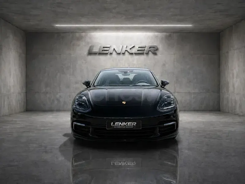 Usado Porsche Panamera 4 Sport Turismo Sport Turismo 330 CV (242 kW) 2017 Negro Familiar