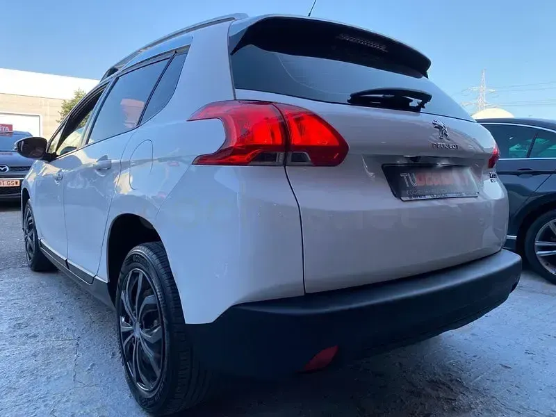 Usado Peugeot 2008 Active 92 CV (67 kW) 2013 Blanco SUV
