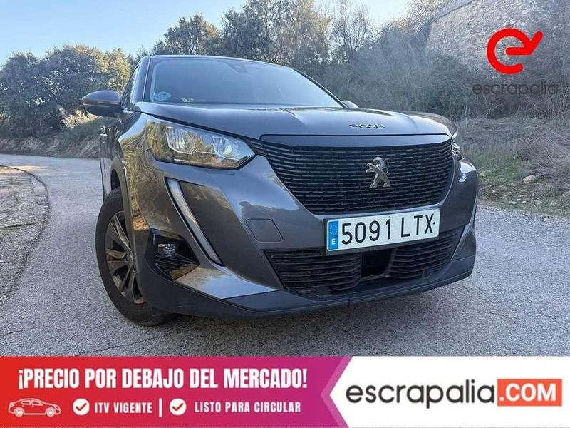 Usado Peugeot 2008 Active 110 CV (80 kW) 2021 Negro SUV