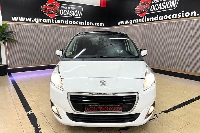 Usado Peugeot 5008 Allure 115 HP (84 kW) 2014 Monovolume