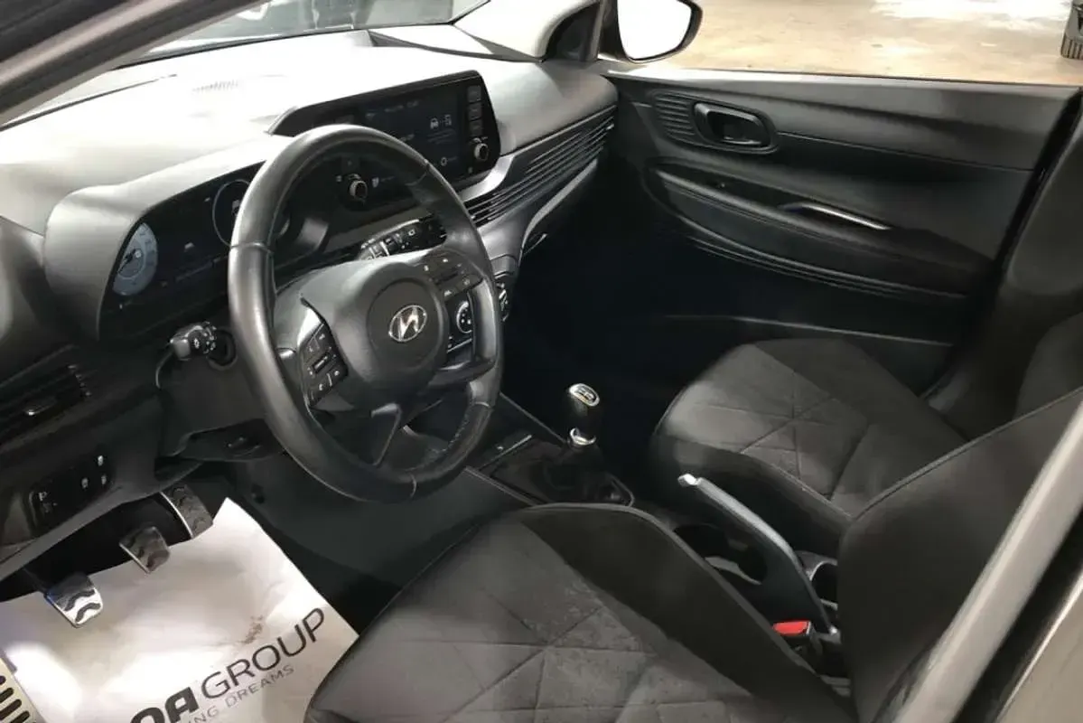 Usado Hyundai Bayon 84 CV (61 kW) 2024 Negro SUV