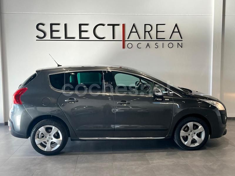 Usado Peugeot 3008 Style 115 CV (84 kW) 2013 Gris / plata Berlina