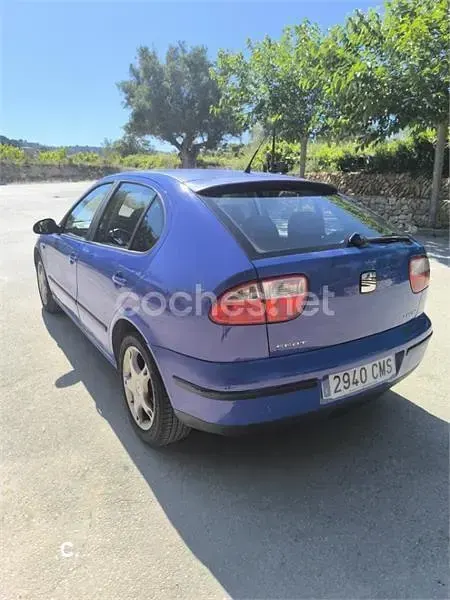 Usado Seat Leon 105 CV (77 kW) 2003 Azul Utilitario