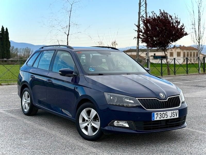 Usado Skoda Fabia Style 90 CV (66 kW) 2016 Azul Familiar