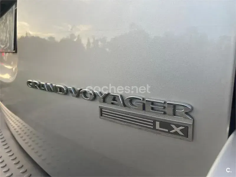 Usado Chrysler Grand Voyager 150 CV (110 kW) 2008 Gris / plata Monovolumen