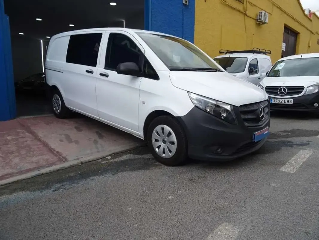 Usado Mercedes Vito 102 CV (75 kW) 2021 Blanco Van