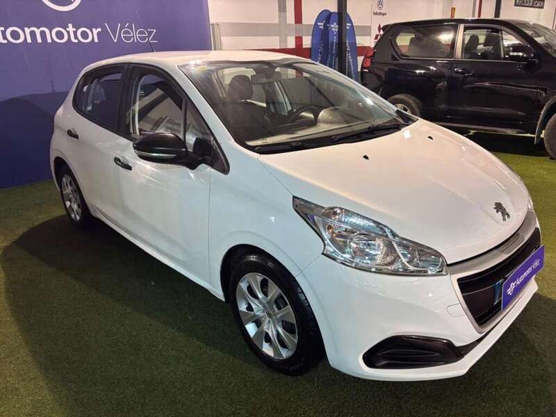 Blanco Usado 2018 Peugeot 208 Active Utilitario | 7990 € (Precio justo) - Imagen 1/4