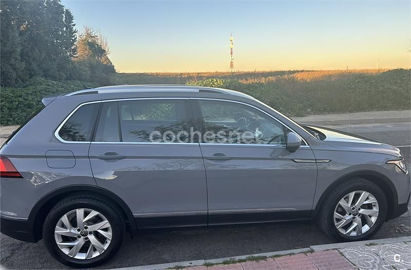 Usado VW Tiguan Life 150 CV (110 kW) 2021 Gris / plata SUV