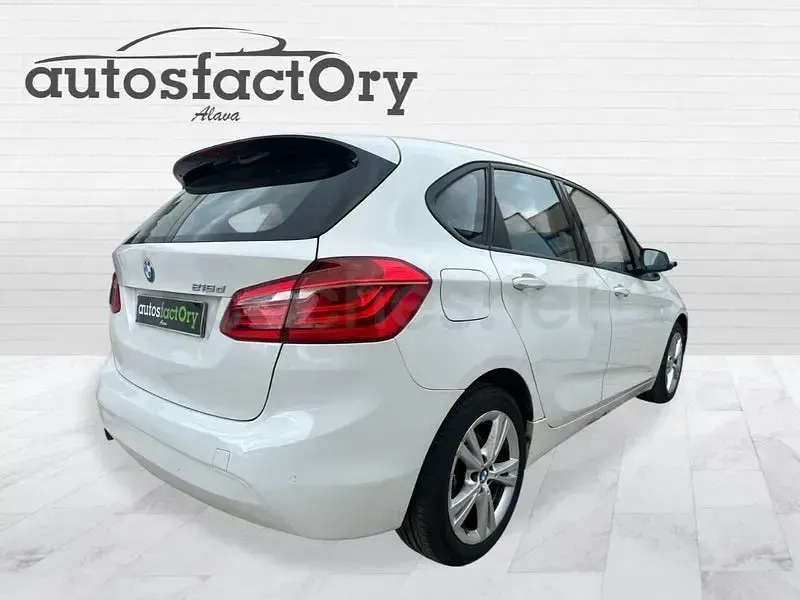 Usado BMW 216 Active Tourer 116 CV (85 kW) 2016 Blanco Monovolumen