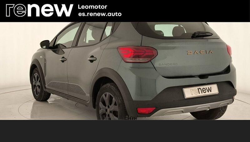 Usado Dacia Sandero Extreme 100 CV (73 kW) 2025 Verde Berlina