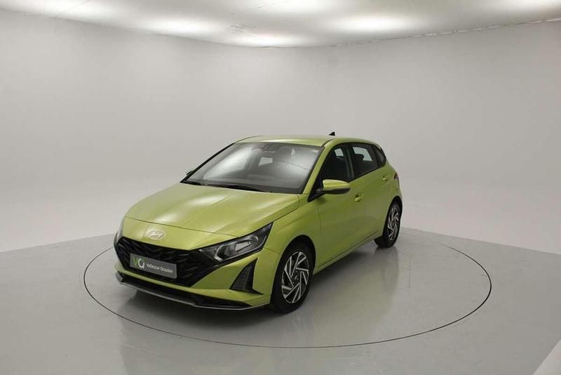 Usado Hyundai i20 101 CV (74 kW) 2024 Verde Utilitario