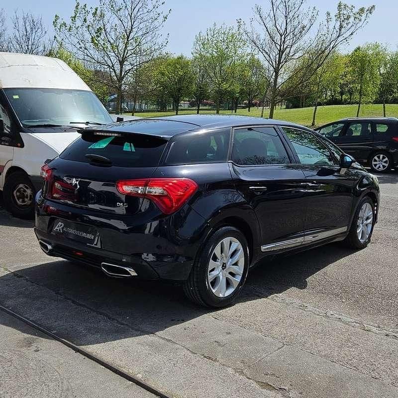Usado DS Automobiles DS5 Style 120 CV (88 kW) 2017 Negro Utilitario