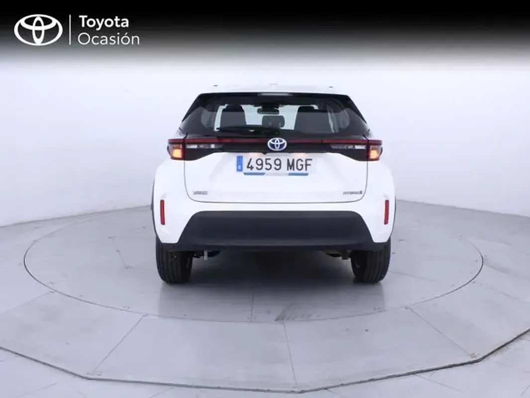Usado Toyota Yaris Cross Business Edition 116 CV (85 kW) 2023 Blanco SUV
