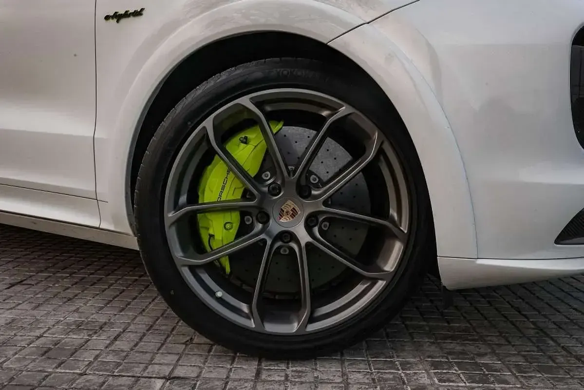 Usado Porsche Cayenne Turbo S E-Hybrid 680 CV (500 kW) 2021 Blanco SUV