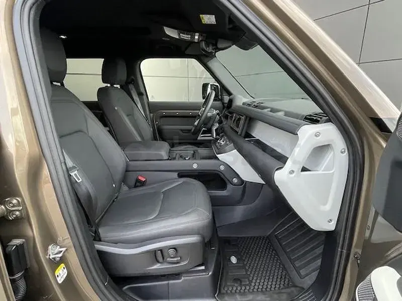 Usado Land Rover Defender SE 249 CV (183 kW) 2024 Marrón SUV