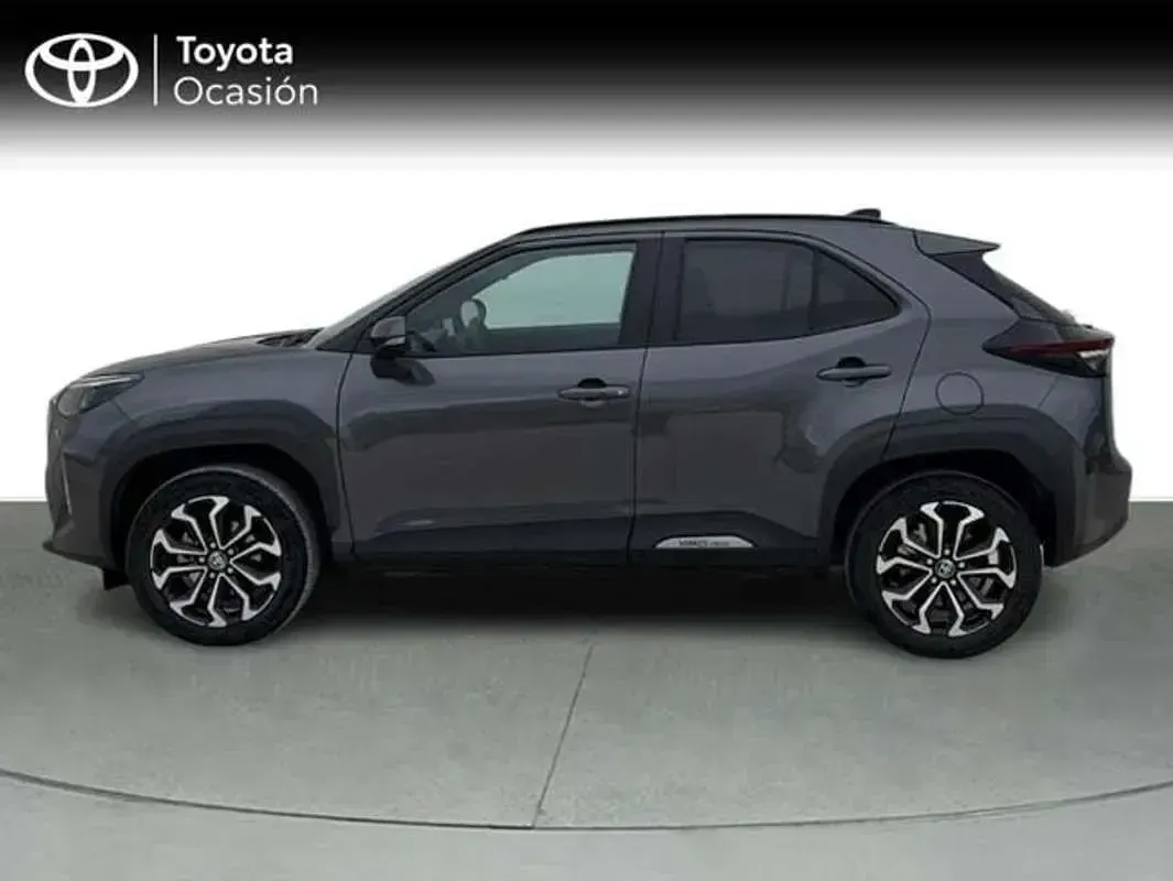 Usado Toyota Yaris Cross Active 126 CV (92 kW) 2025 Gris SUV