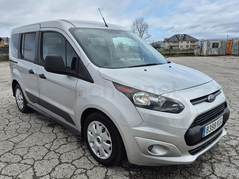 Usado Ford Tourneo Connect Trend 100 CV (73 kW) 2017 Gris / plata Monovolumen