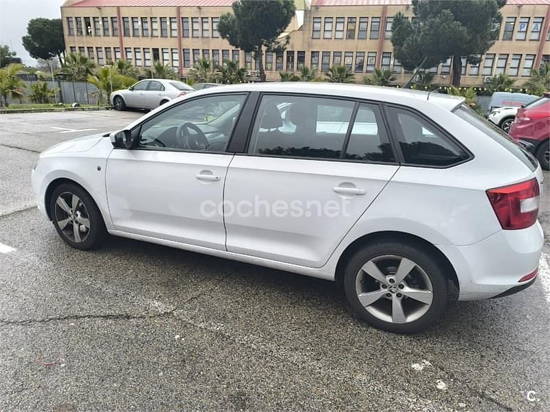 Usado Skoda Rapid Elegance 90 CV (66 kW) 2014 Blanco Utilitario