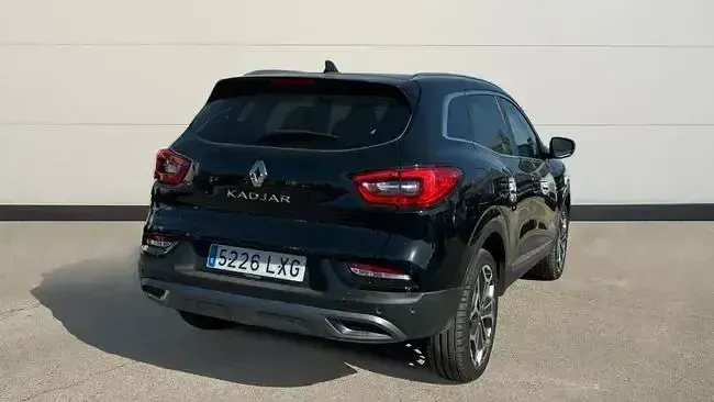Usado Renault Kadjar Zen 140 CV (102 kW) 2022 Negro SUV