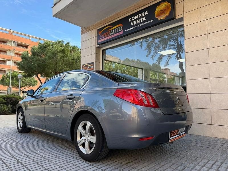 Usado Peugeot 508 Active 156 CV (114 kW) 2012 Gris / plata Berlina